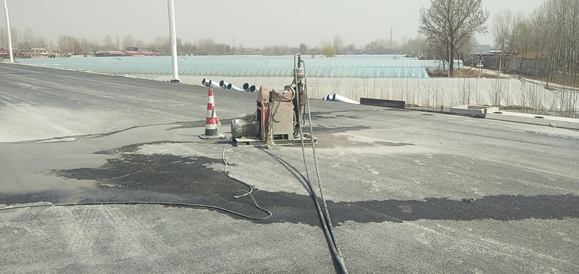 西乡塘道路回填土下沉注浆
